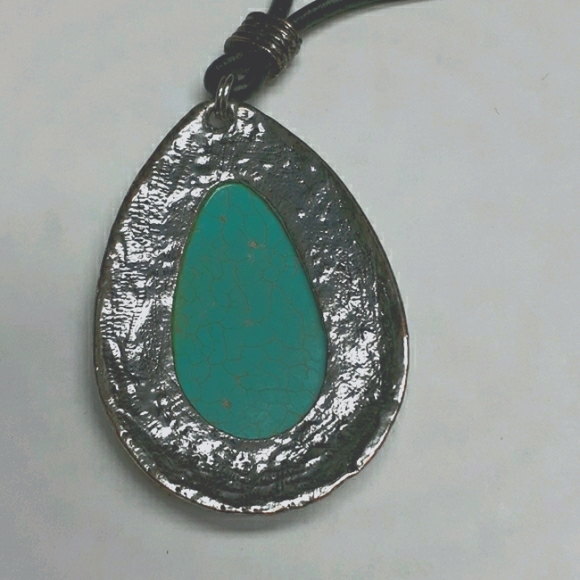 Turquoise Necklace 16" cord - Picture 4 of 5